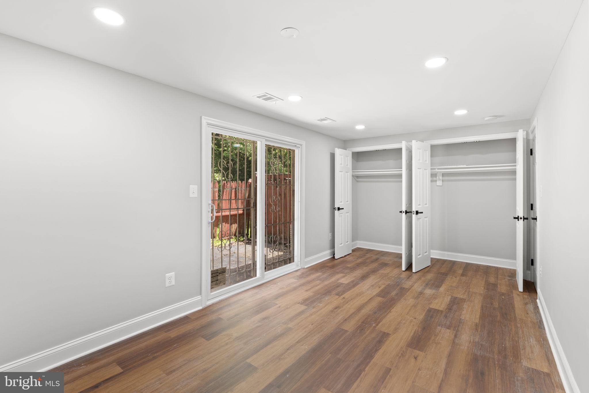 WINDMILL SQUARE - Residential