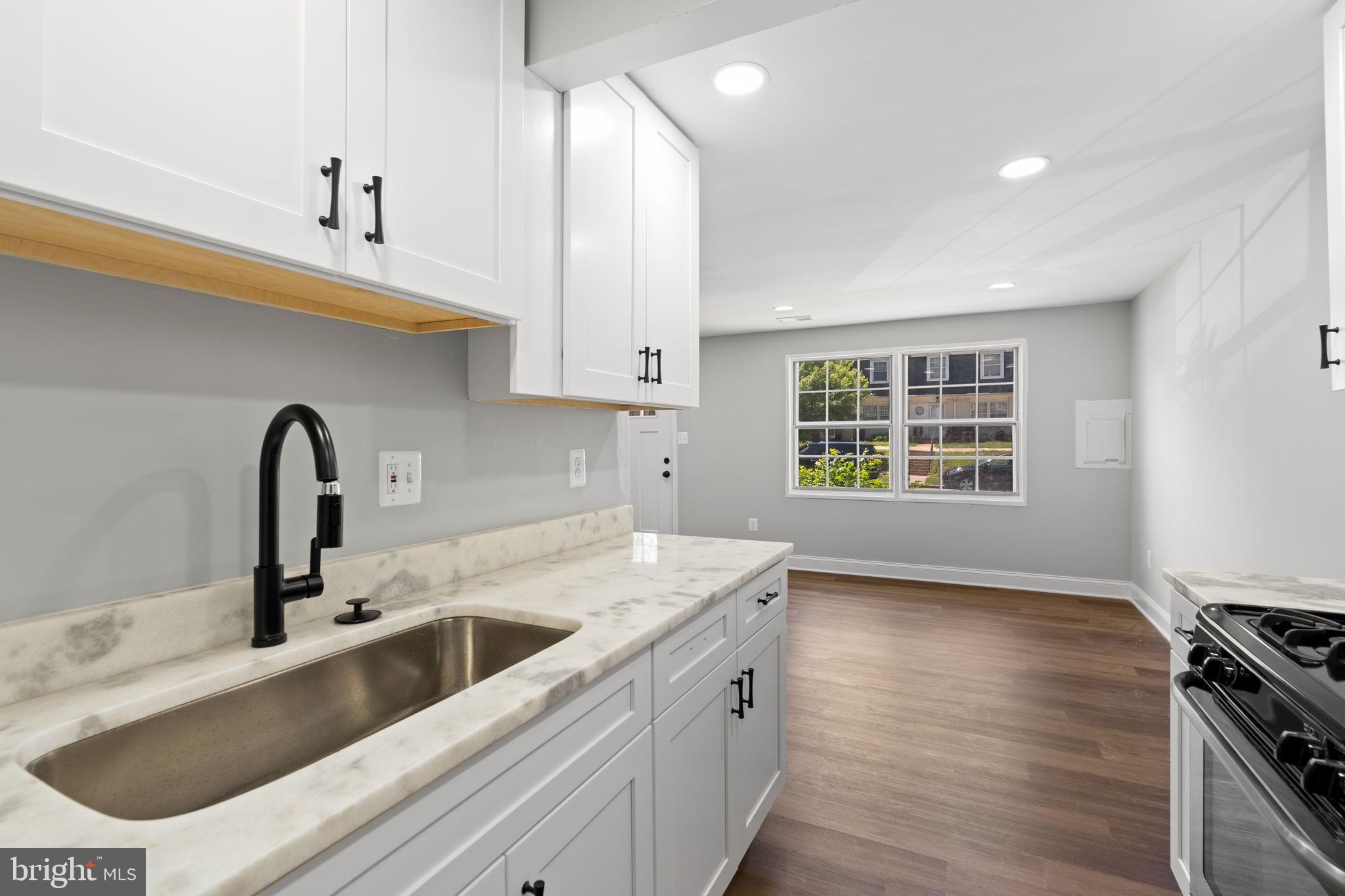 WINDMILL SQUARE - Residential