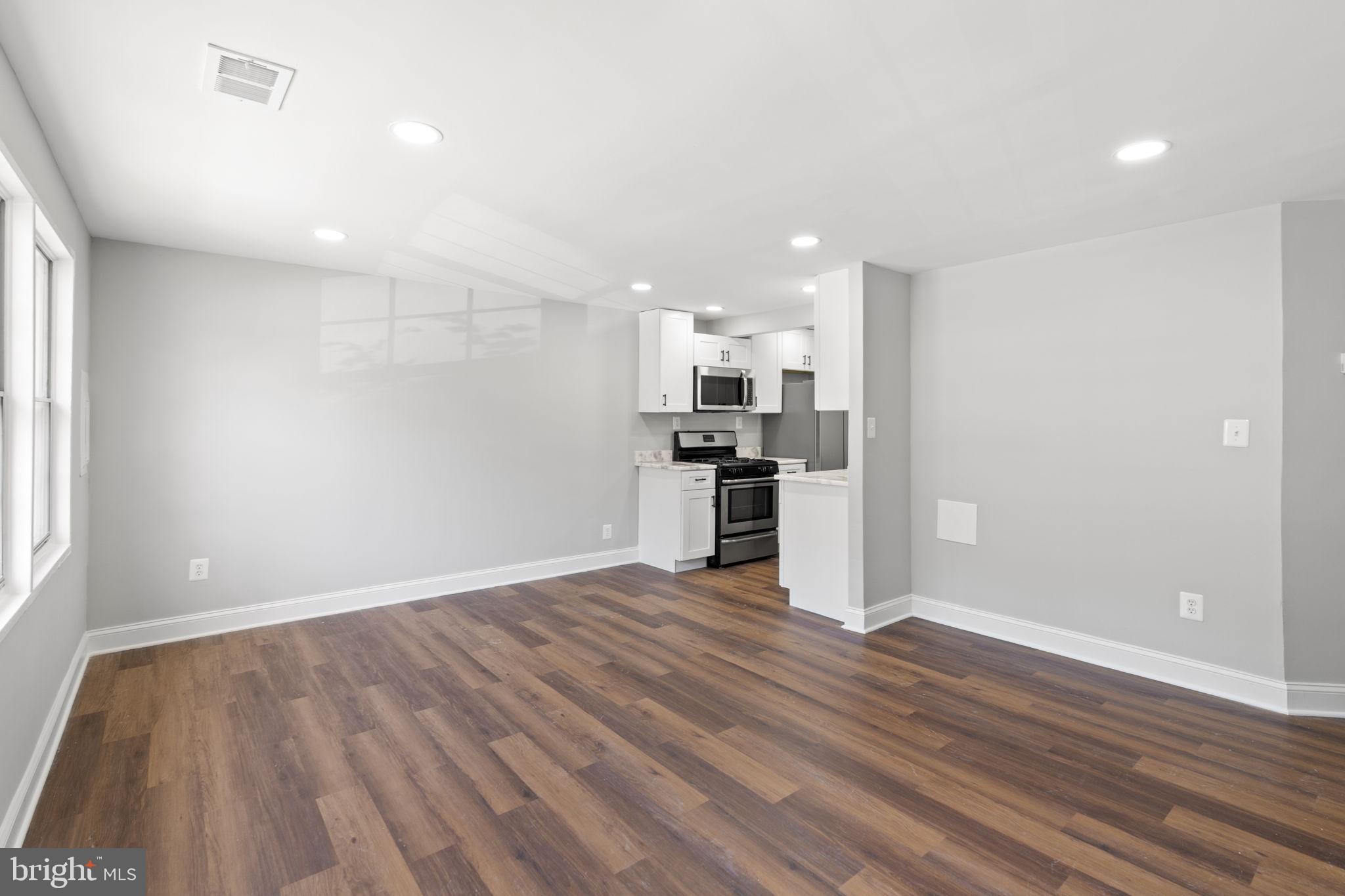 WINDMILL SQUARE - Residential