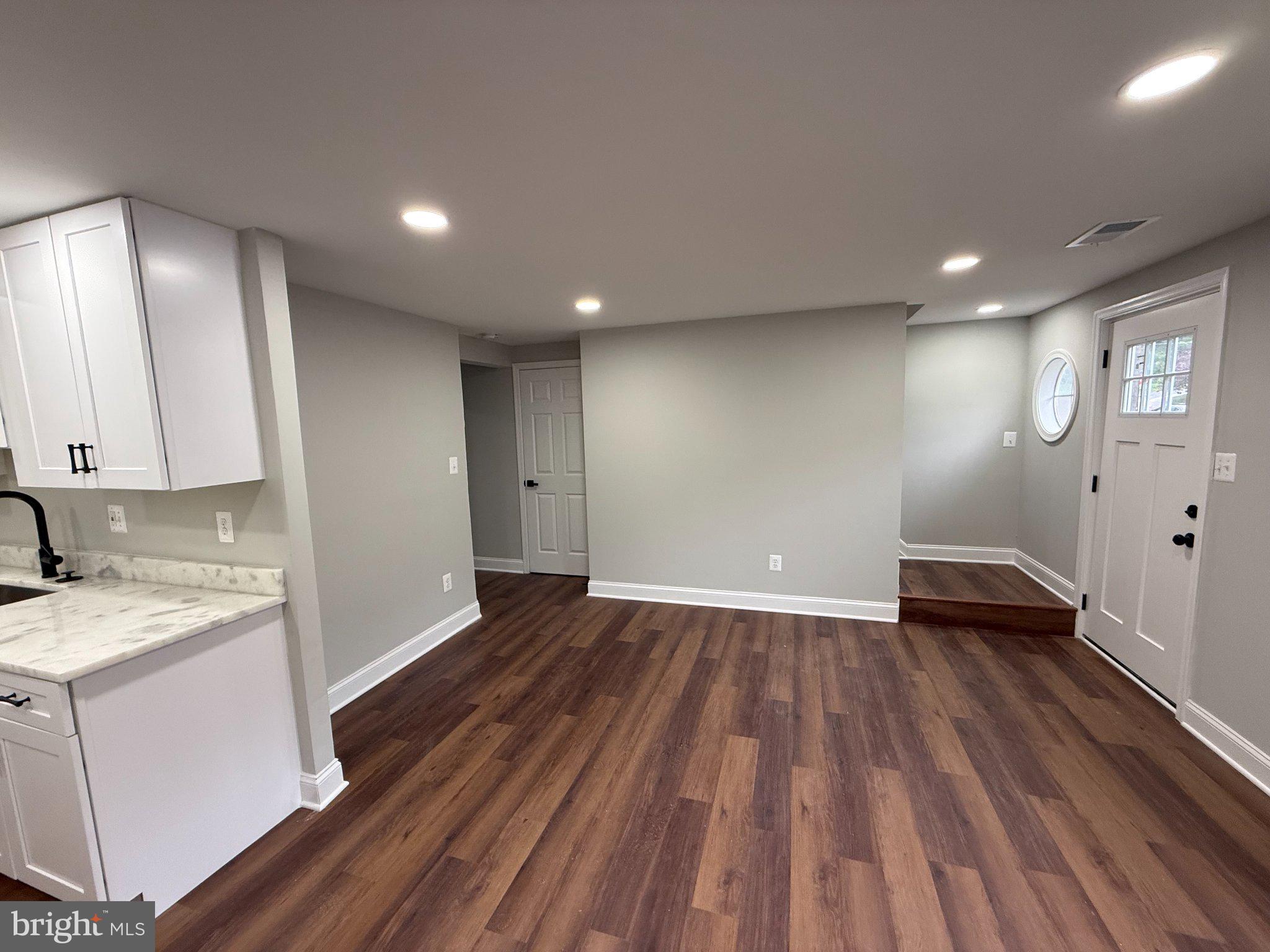 WINDMILL SQUARE - Residential