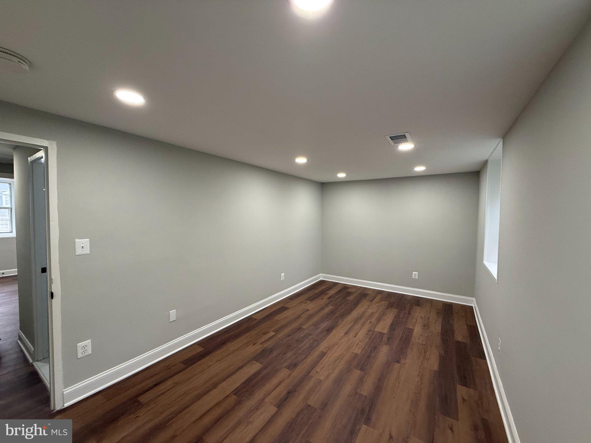 WINDMILL SQUARE - Residential