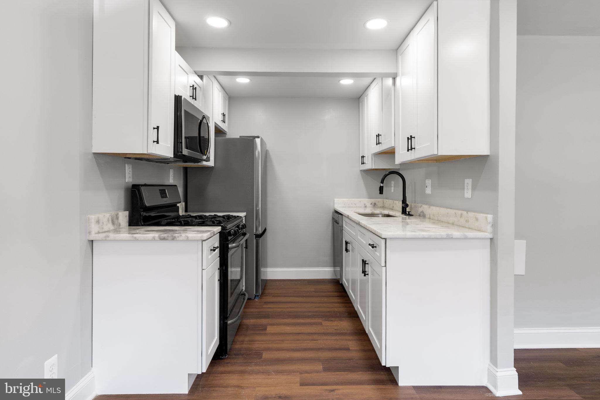 WINDMILL SQUARE - Residential