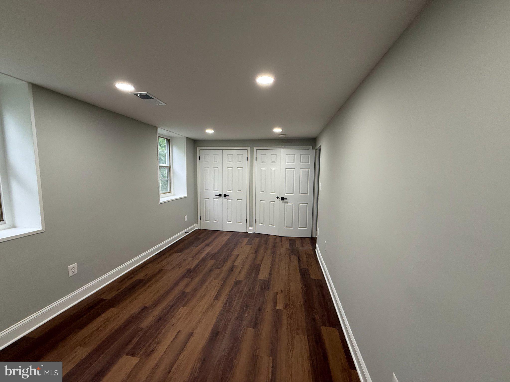 WINDMILL SQUARE - Residential
