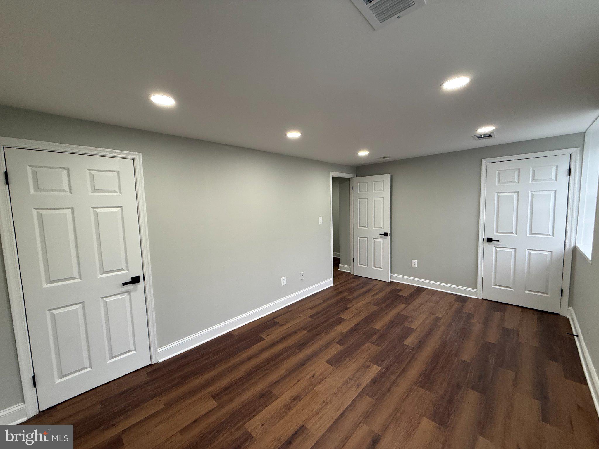 WINDMILL SQUARE - Residential