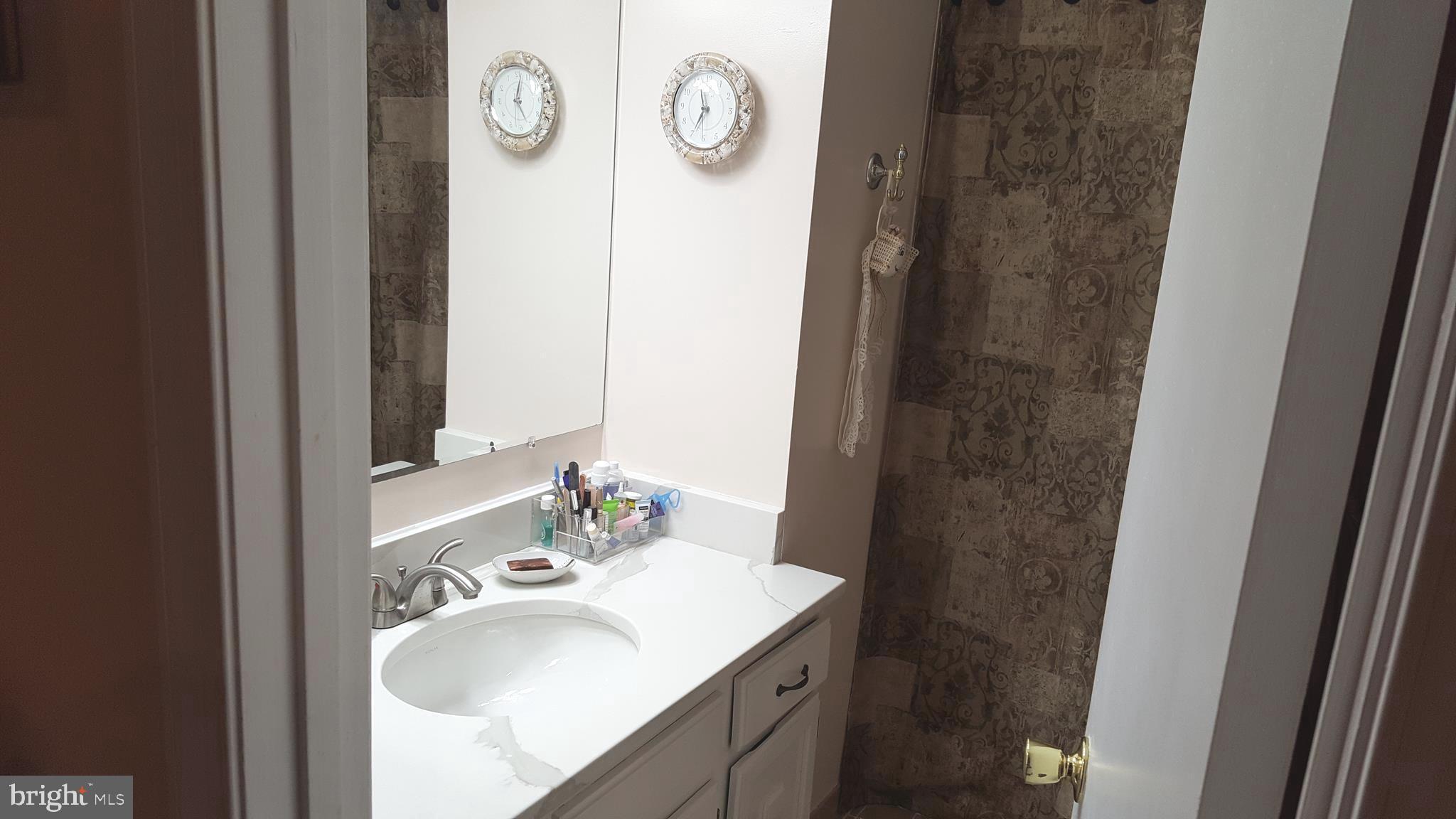 FOREST ESTATES - Residential Lease