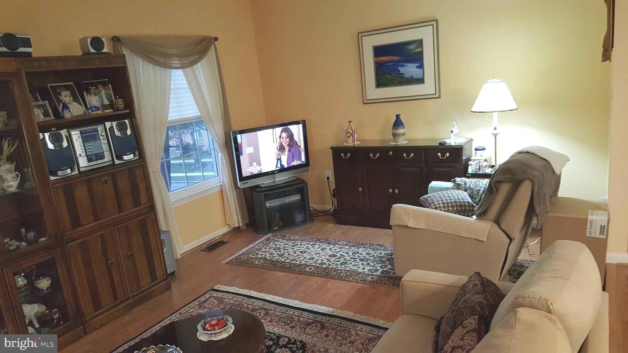 FOREST ESTATES - Residential Lease