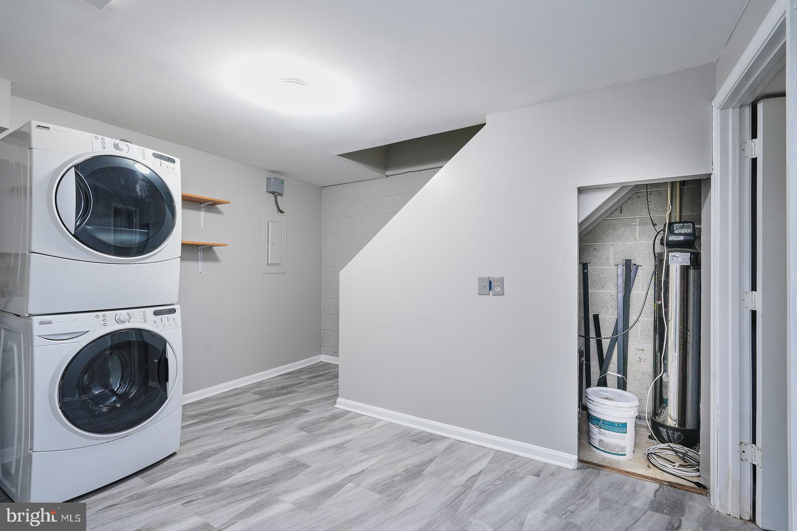 CAROLANN COURT - Residential