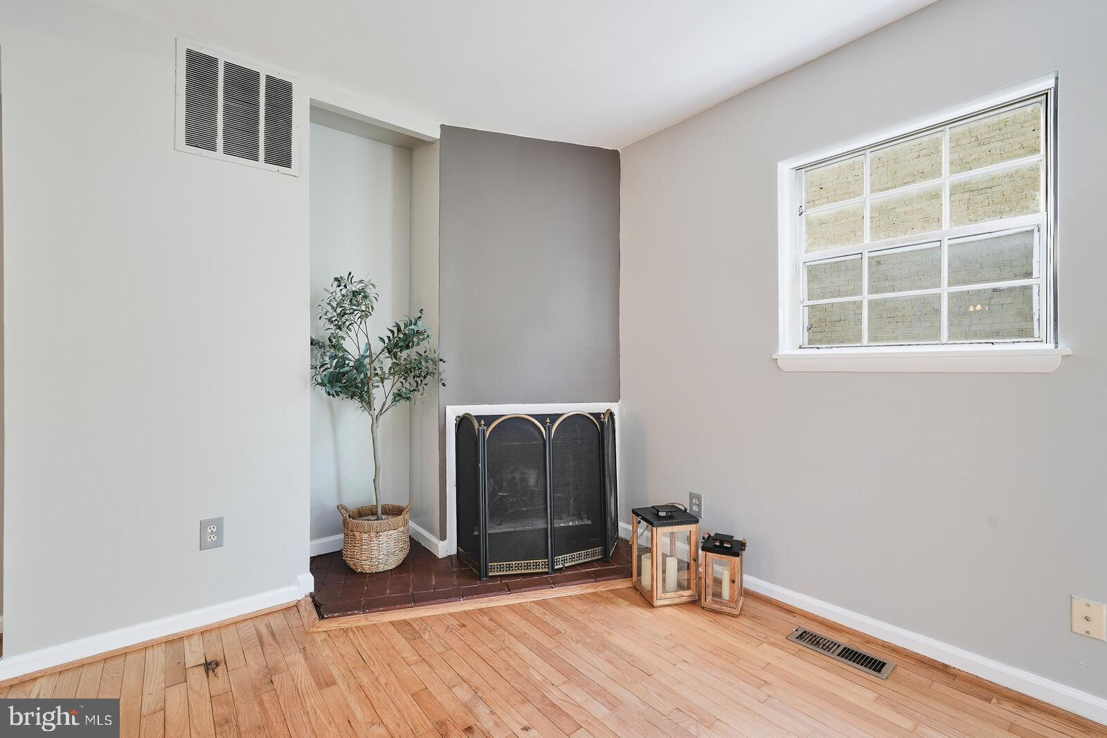 CAROLANN COURT - Residential