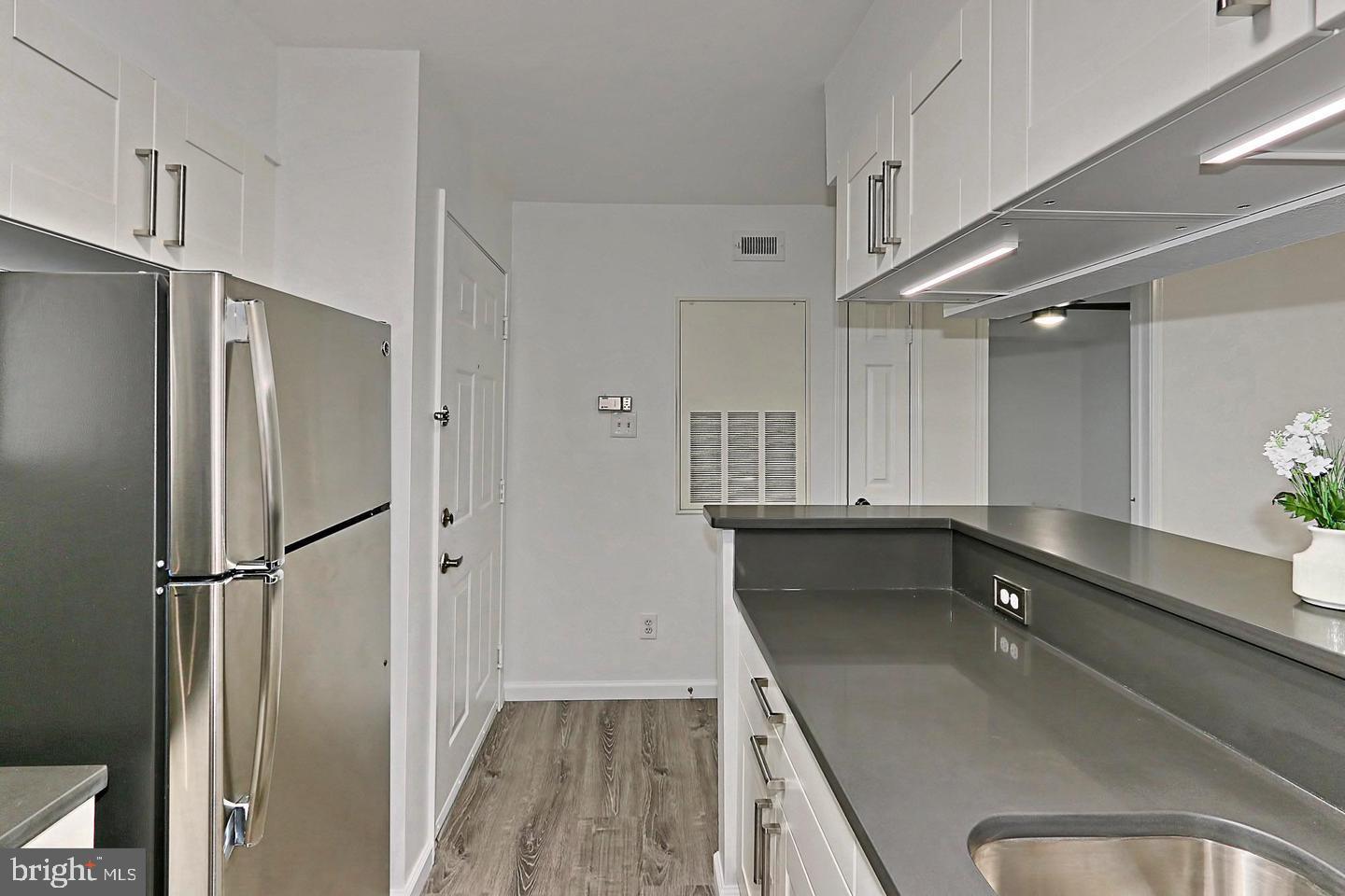 POINTE AT PARK CENTER - Residential