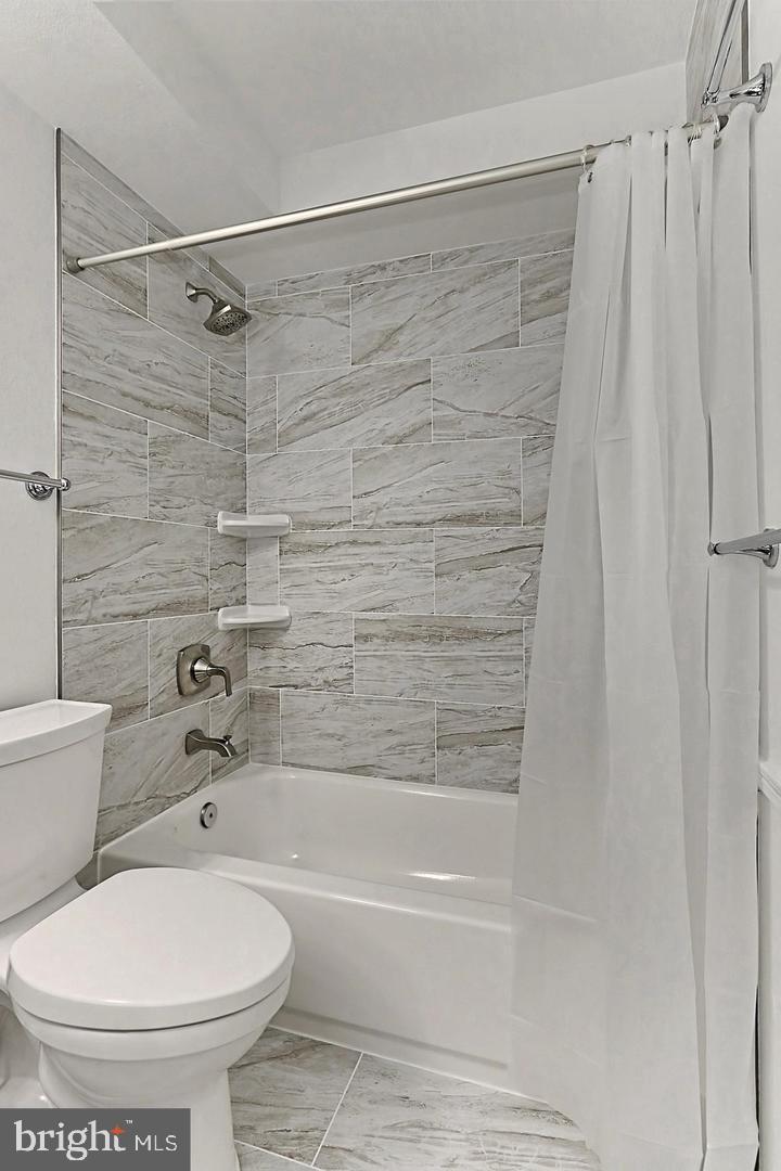 POINTE AT PARK CENTER - Residential