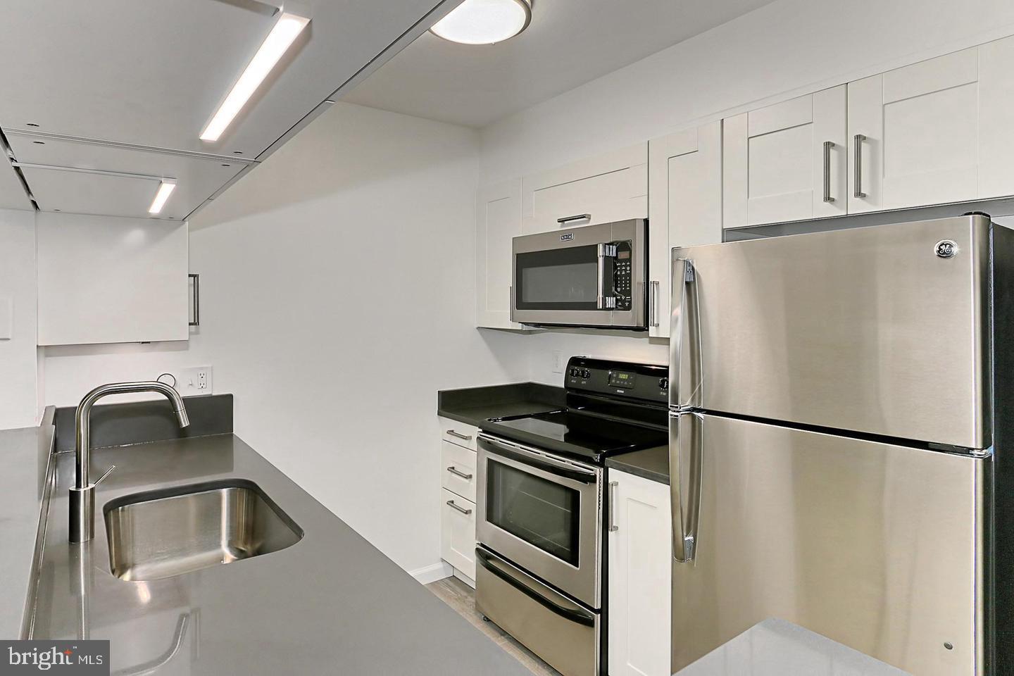 POINTE AT PARK CENTER - Residential