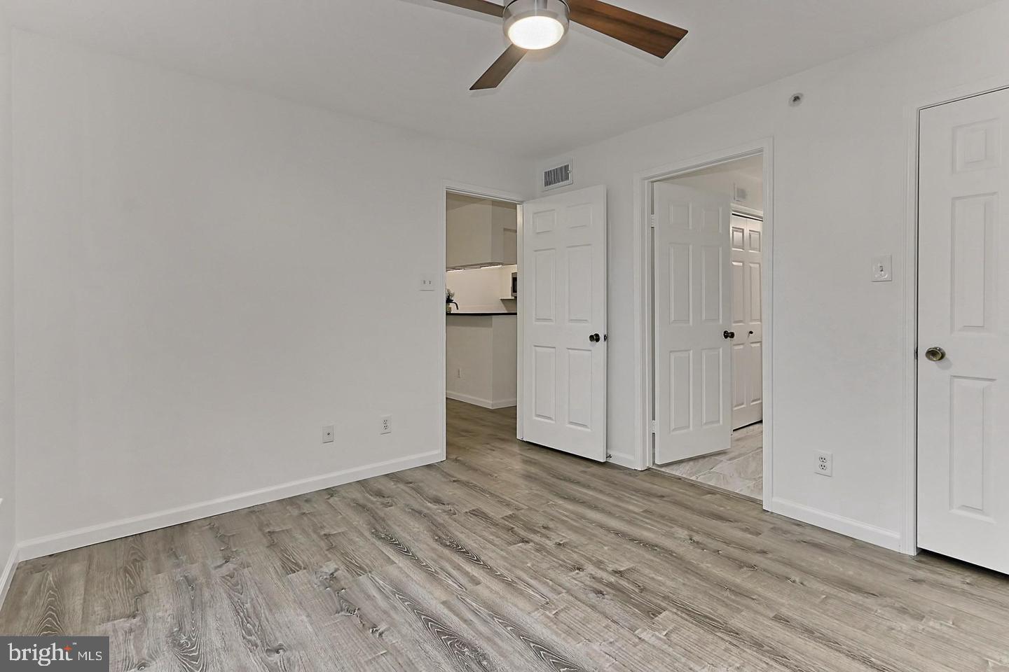 POINTE AT PARK CENTER - Residential