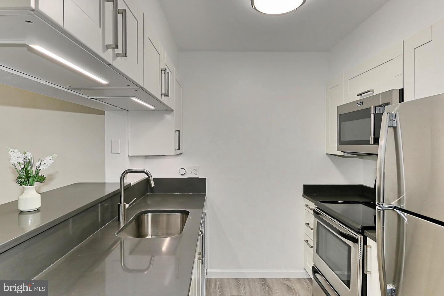 POINTE AT PARK CENTER - Residential