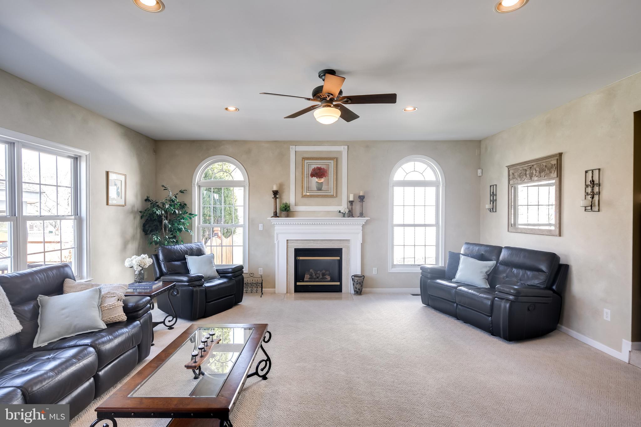 RIVERWALK - Residential