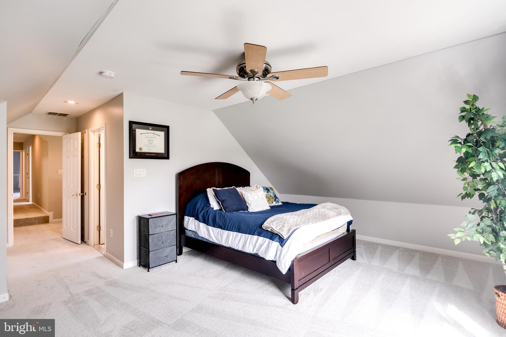 RIVERWALK - Residential