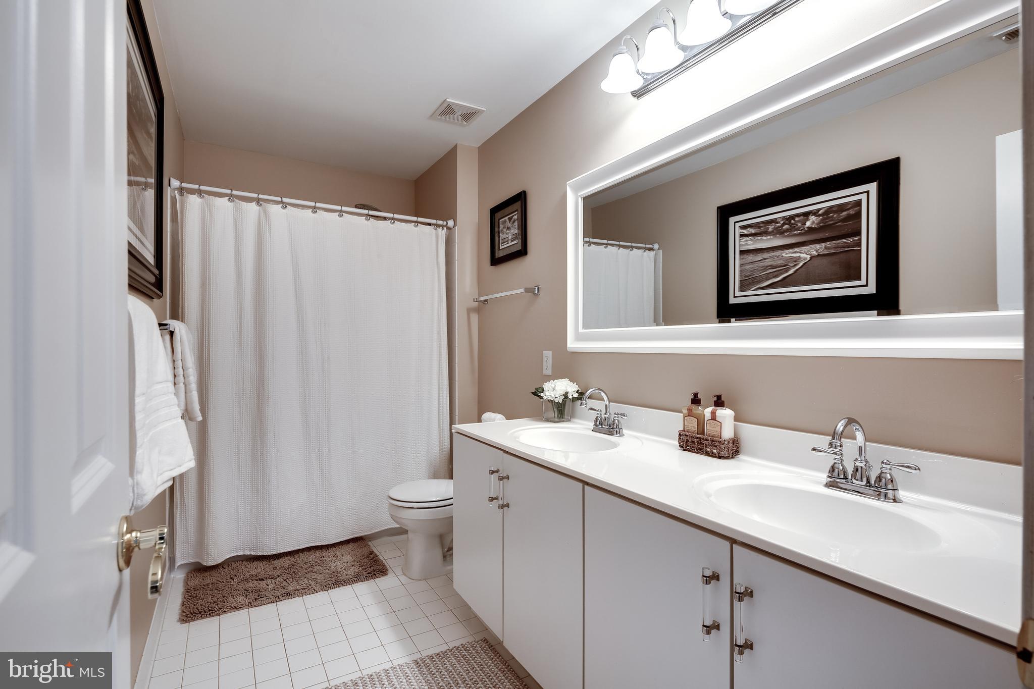 RIVERWALK - Residential