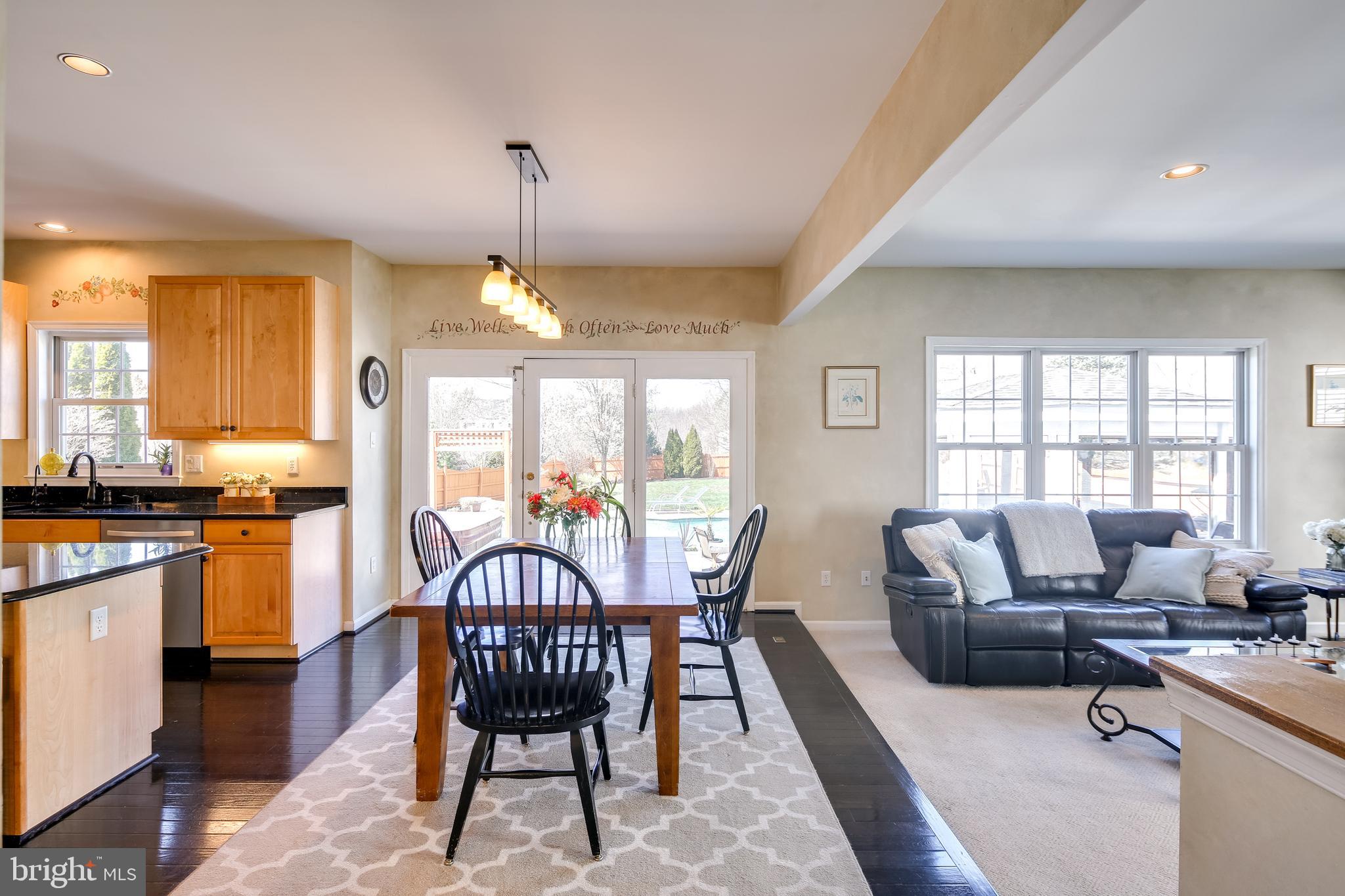 RIVERWALK - Residential