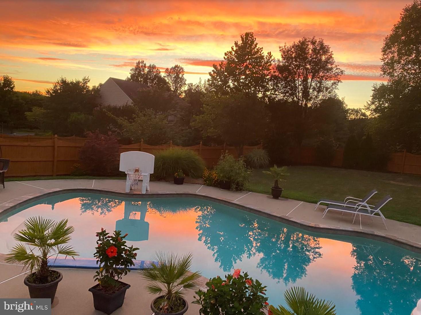 RIVERWALK - Residential