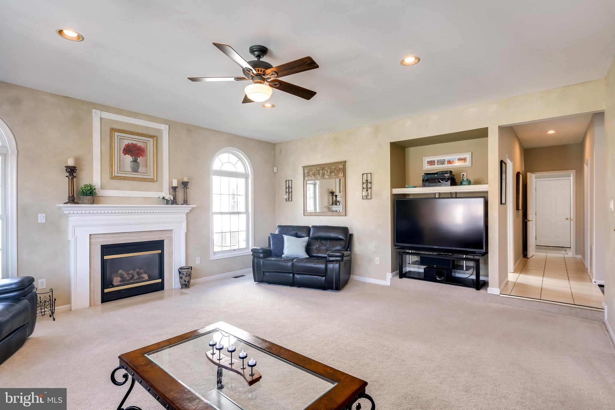 RIVERWALK - Residential