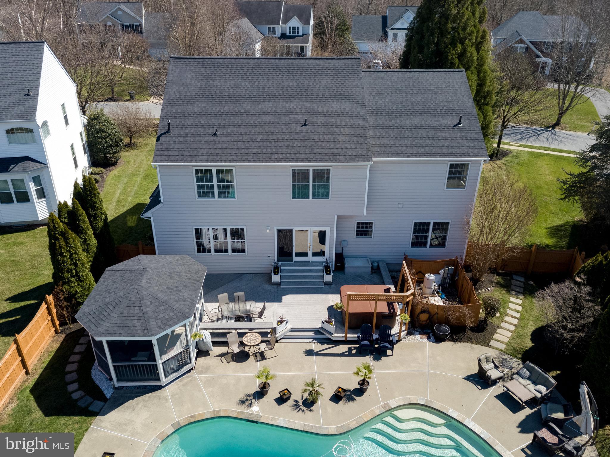 RIVERWALK - Residential