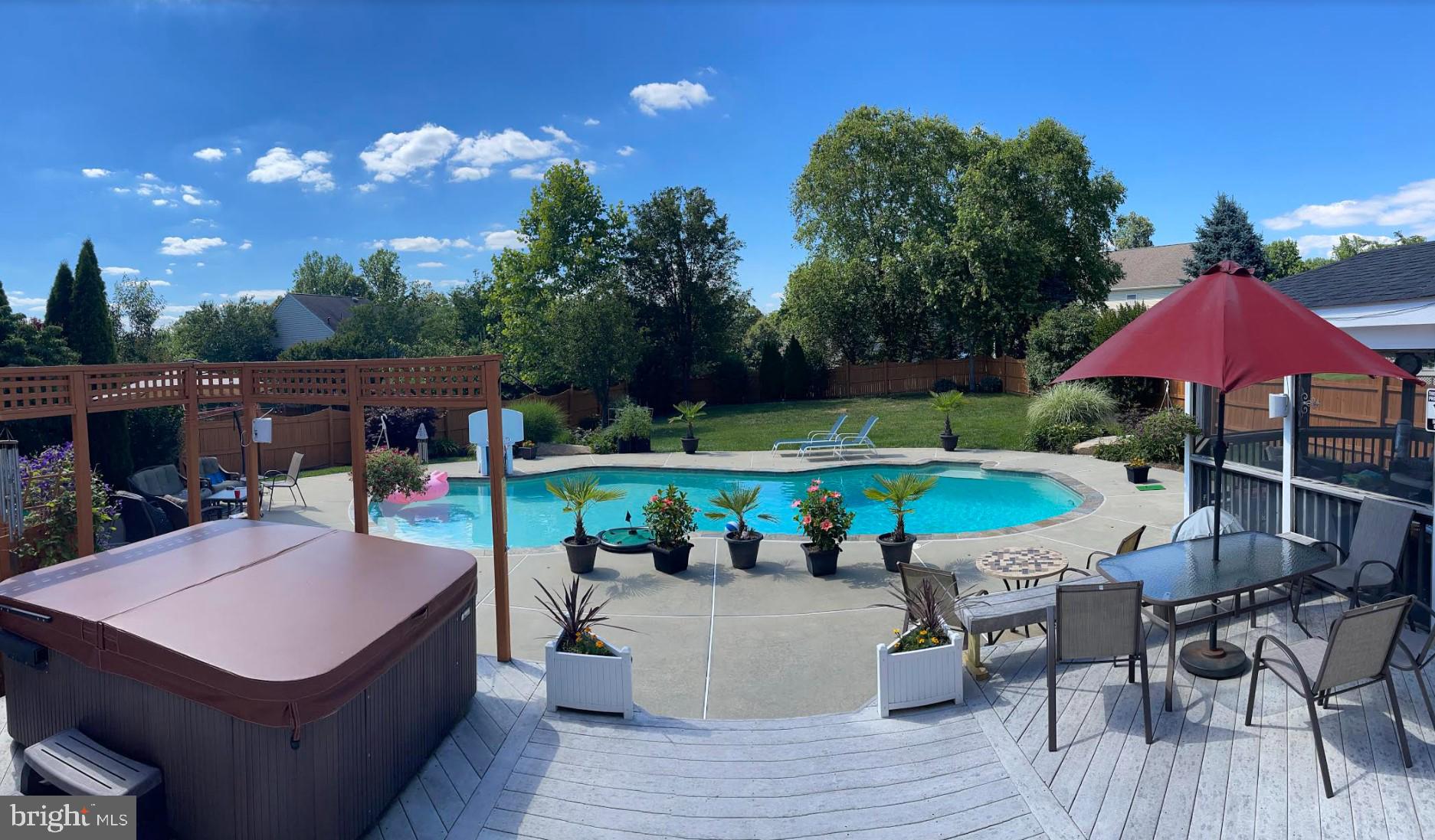 RIVERWALK - Residential