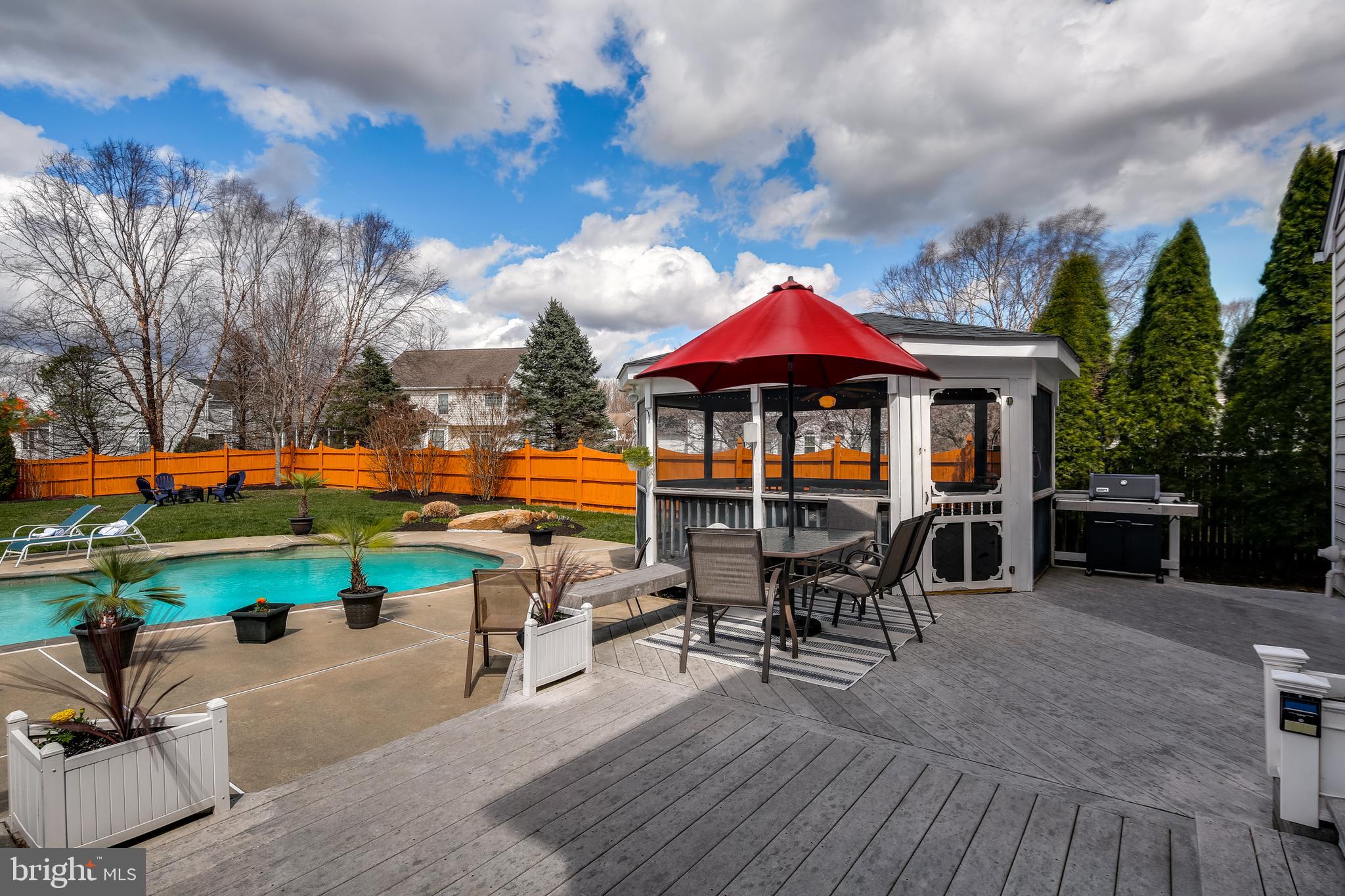 RIVERWALK - Residential