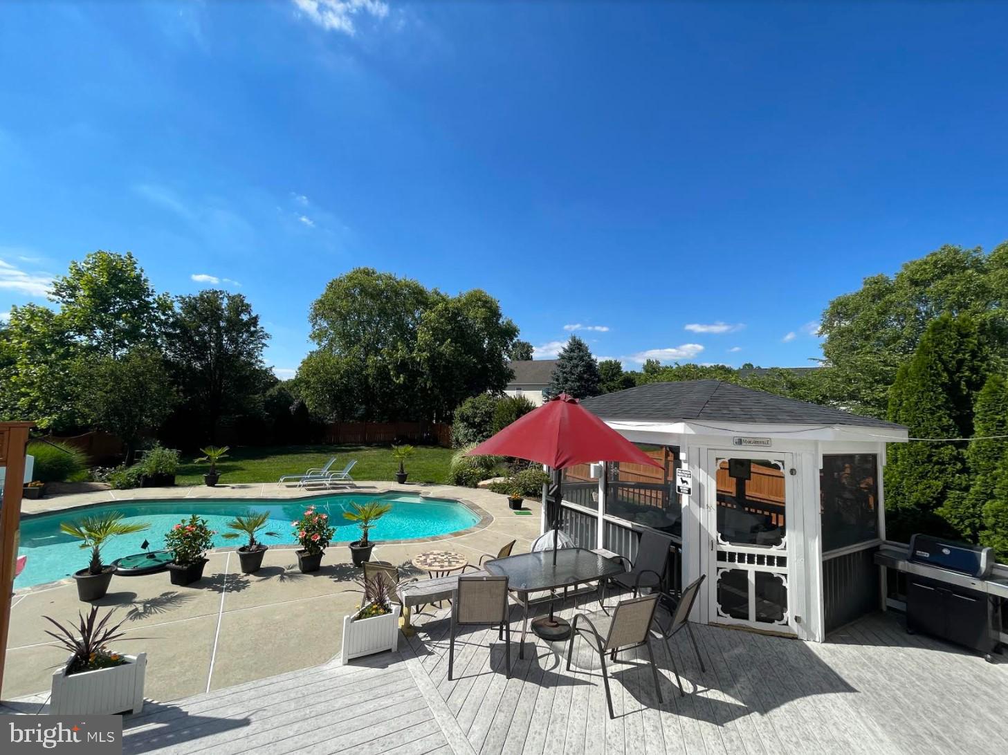 RIVERWALK - Residential