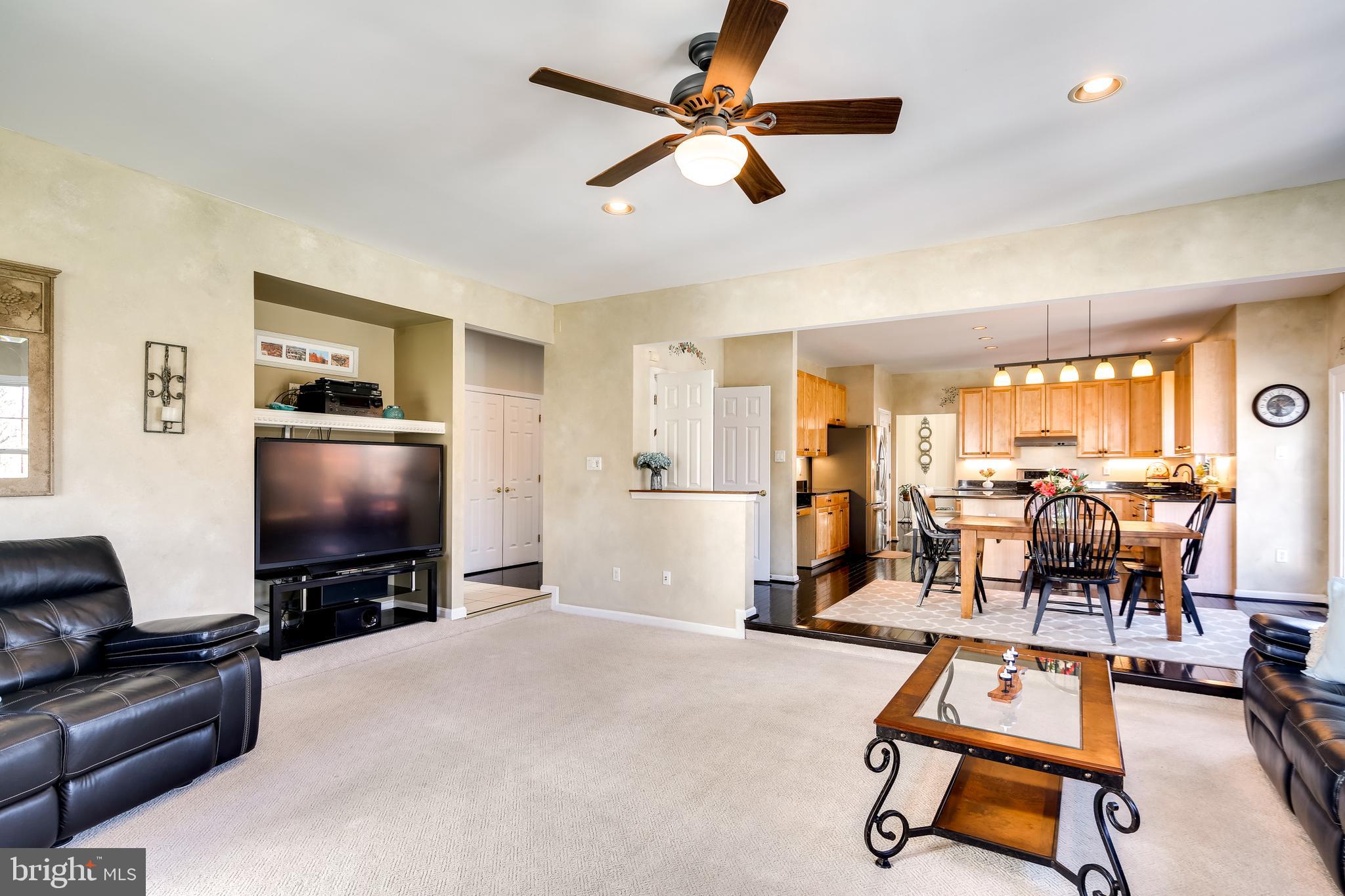 RIVERWALK - Residential