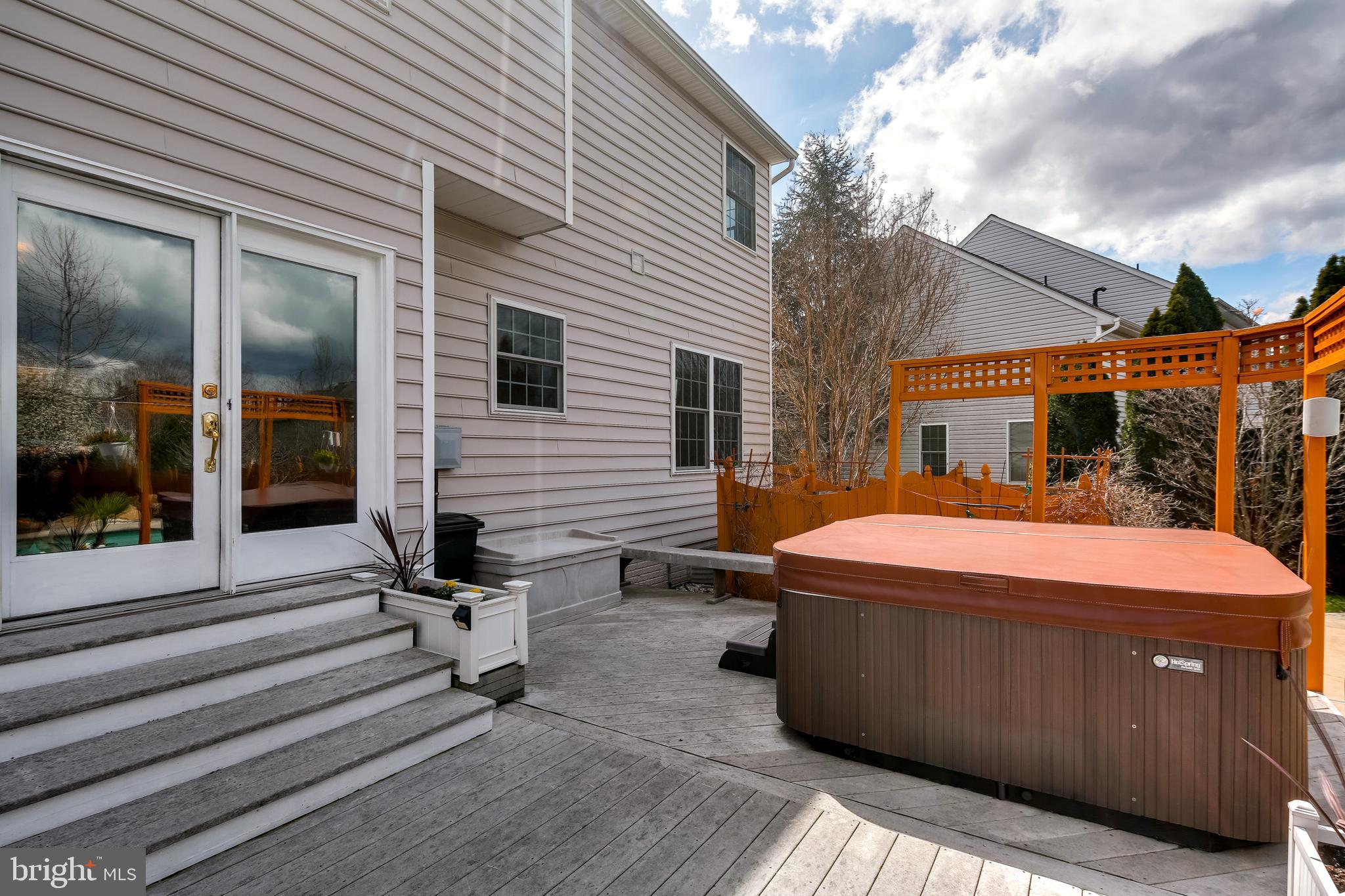 RIVERWALK - Residential