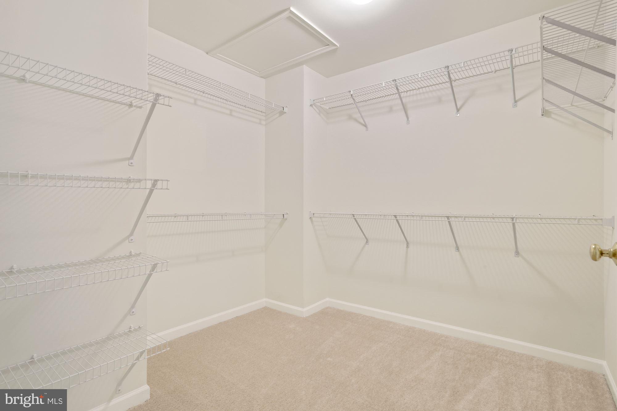 SOUTH RIDING - Residential