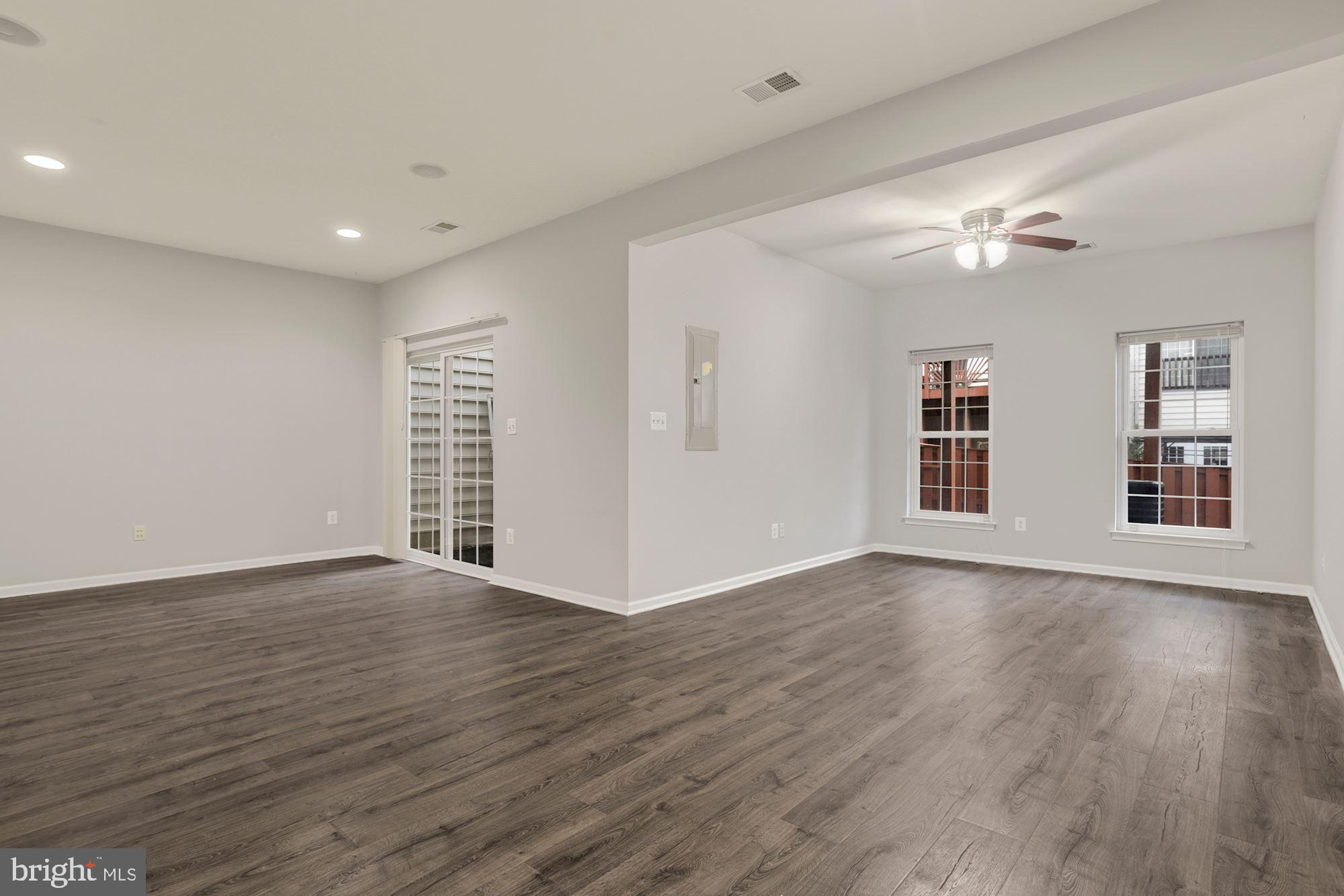 SOUTH RIDING - Residential