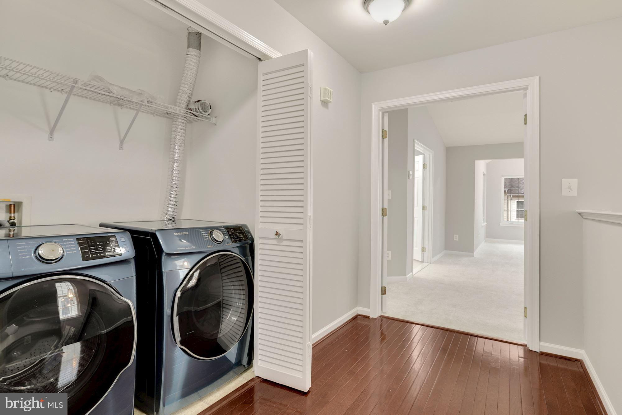 SOUTH RIDING - Residential