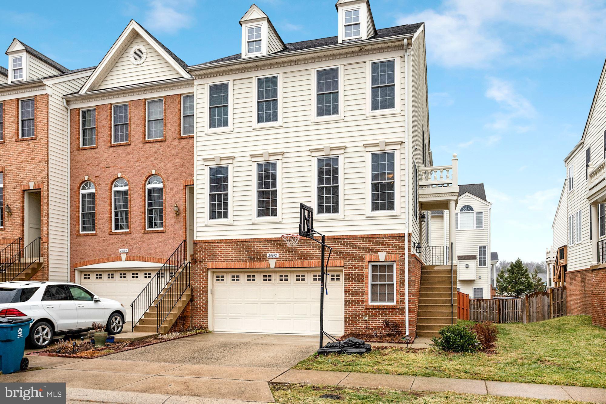 SOUTH RIDING - Residential