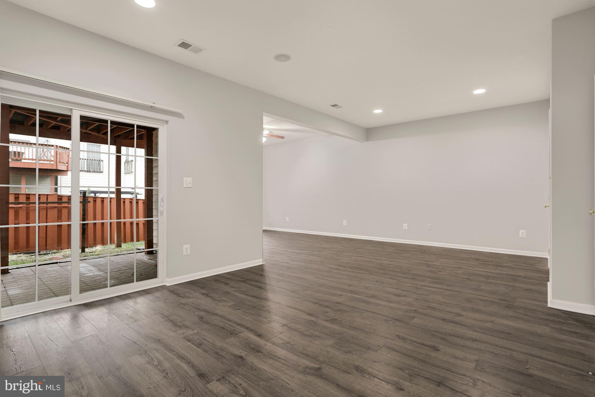 SOUTH RIDING - Residential