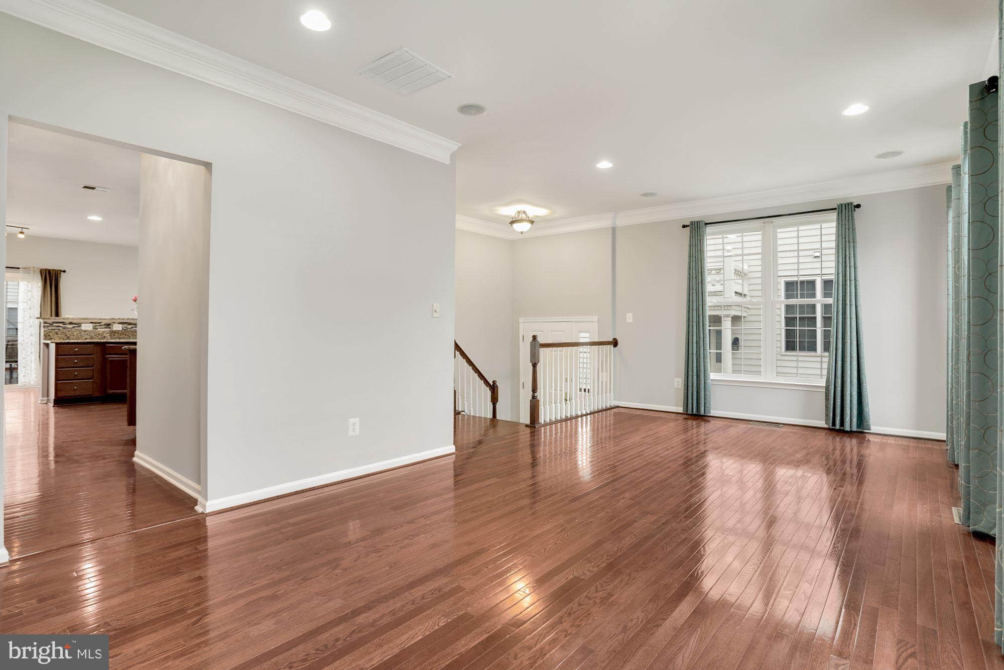 SOUTH RIDING - Residential