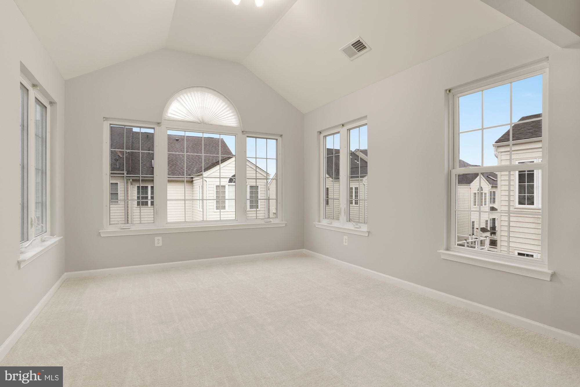 SOUTH RIDING - Residential