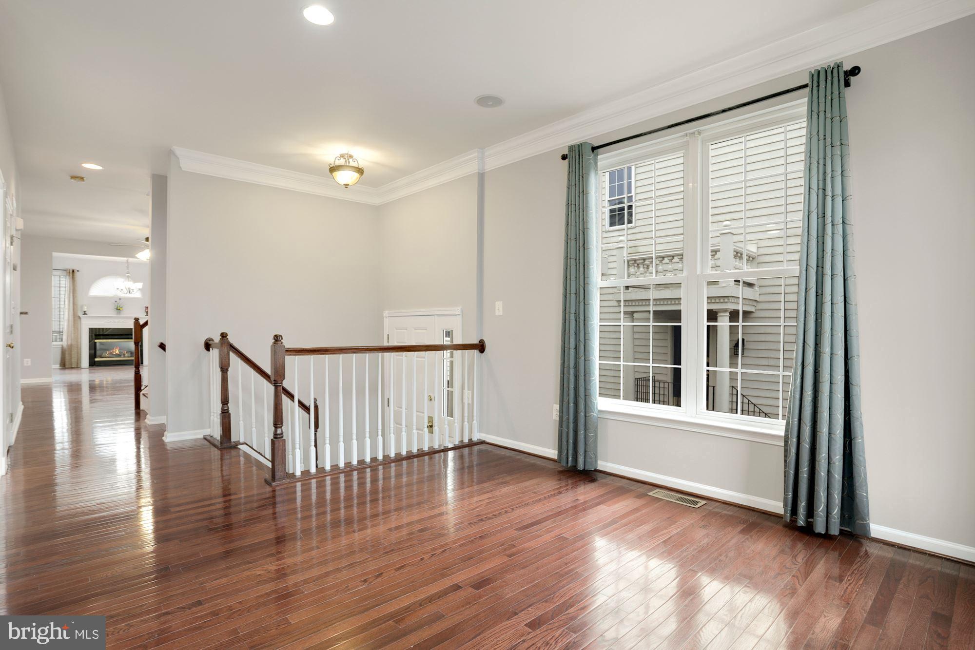 SOUTH RIDING - Residential