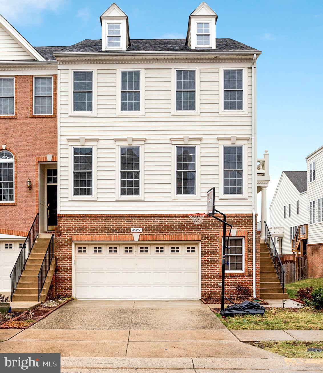 SOUTH RIDING - Residential