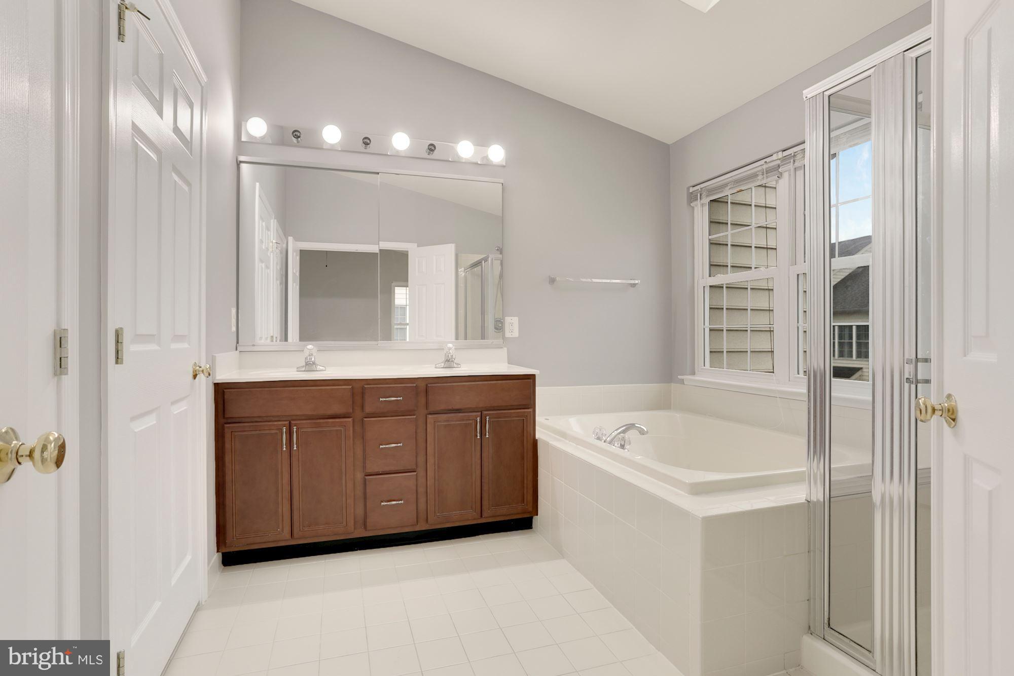 SOUTH RIDING - Residential