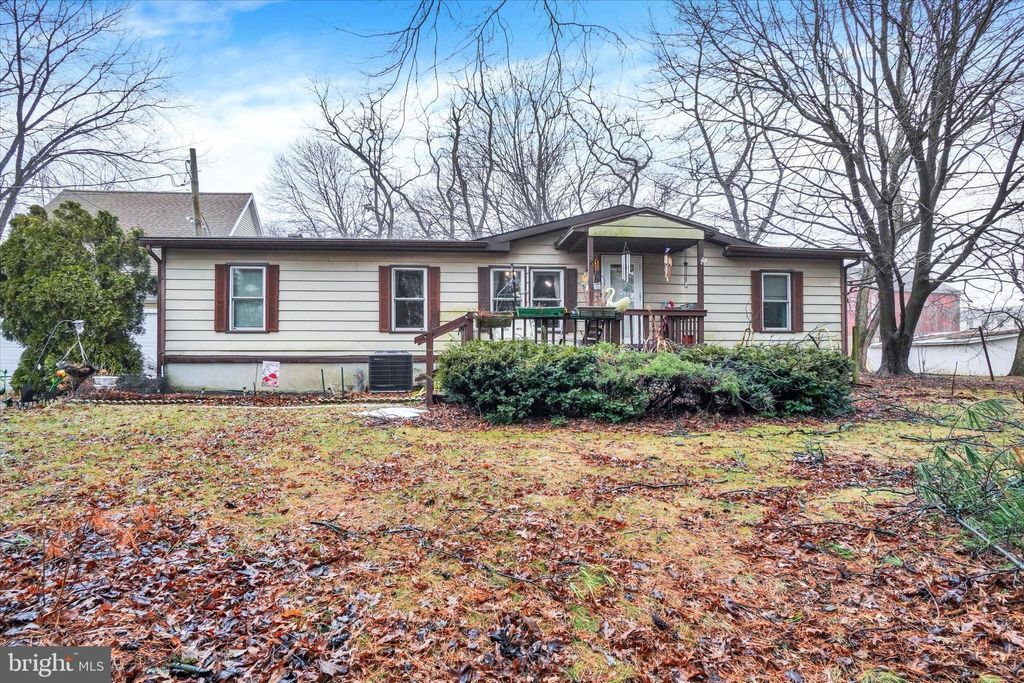 Photo of 19367 S Barrens Road S, STEWARTSTOWN, PA 17363 (MLS # PAYK2098726)