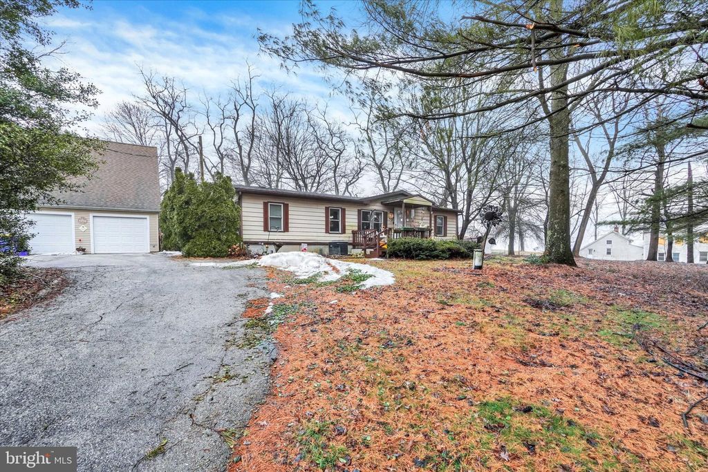 Photo of 19367 S Barrens Road S, STEWARTSTOWN, PA 17363 (MLS # PAYK2098726)