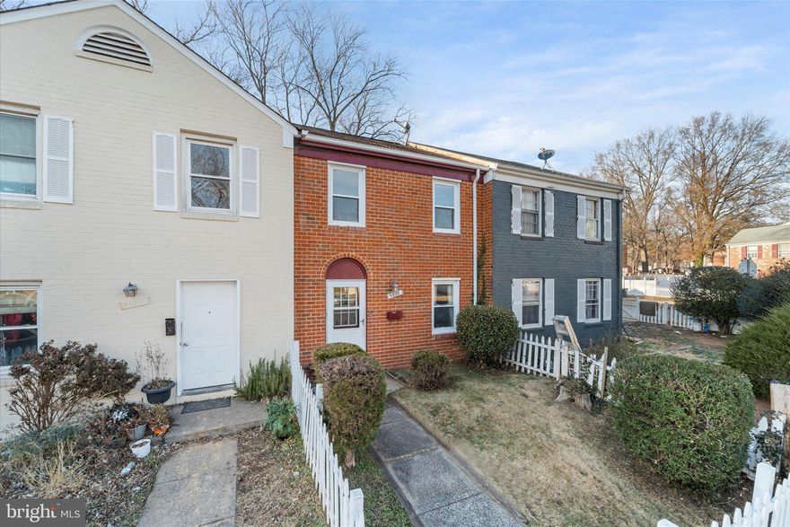 Priced to sell and loaded with potential, this 3-bedroom, 1.5-bath two-story townhouse is the perfect opportunity for investors, flippers, or buyers looking to add sweat equity. Located just minutes from Old Town Manassas, this home features a newer HVAC system, a fully fenced backyard, and direct access to a community green space and nearby playlots. With solid bones and plenty of room to customize, this property is ideal for renovation, rental income, or a personalized upgrade project. Don’t miss this chance to secure a great investment in a high-demand area. Schedule your showing today!