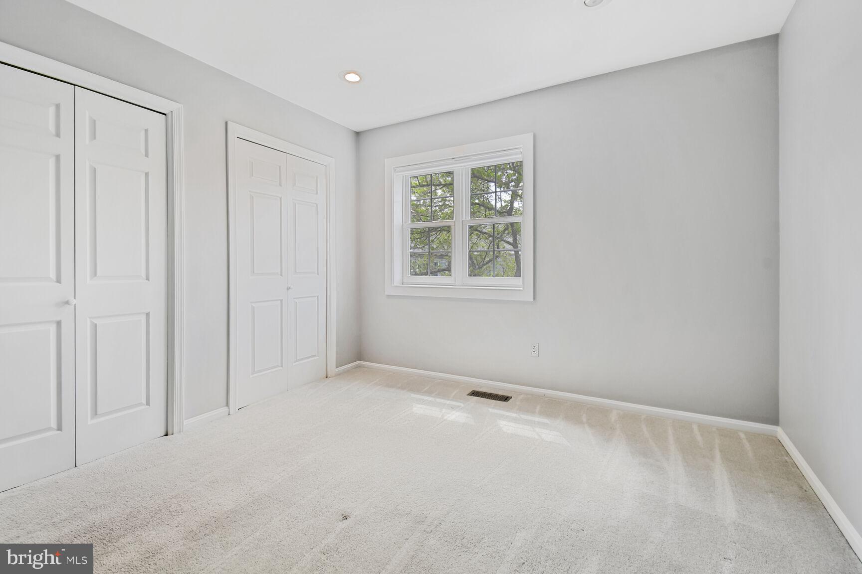 KENWOOD FOREST - Residential Lease