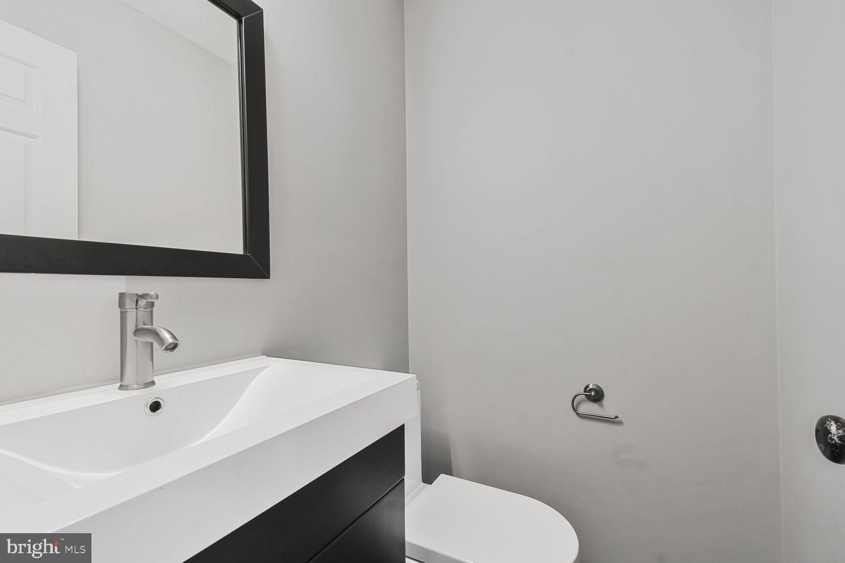 KENWOOD FOREST - Residential Lease