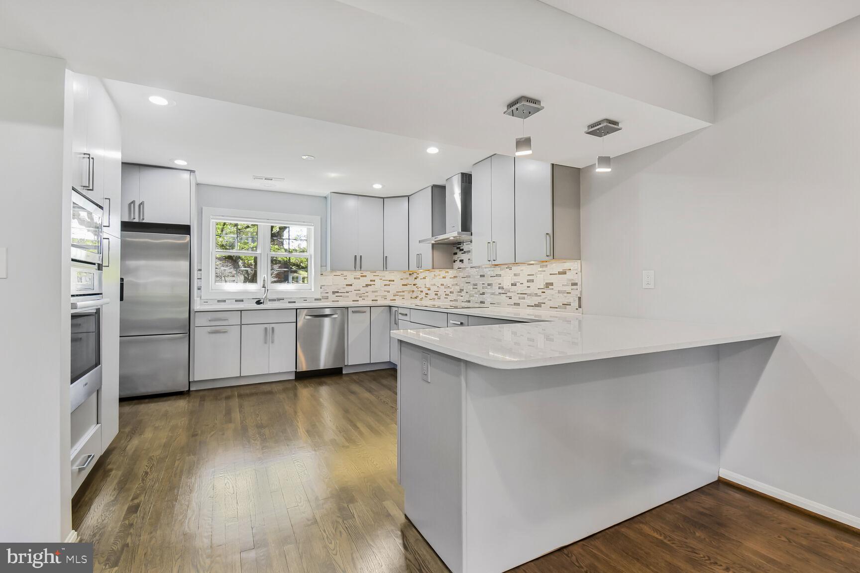 KENWOOD FOREST - Residential Lease