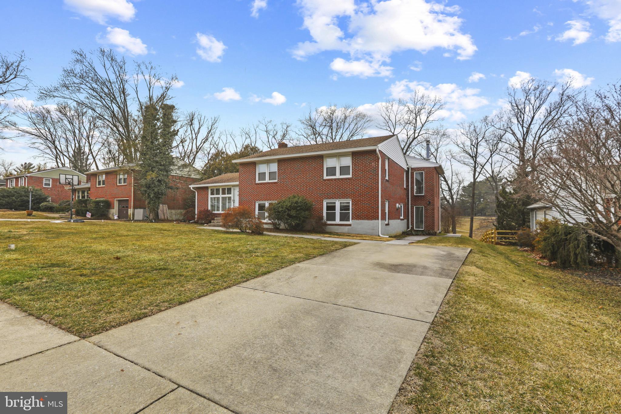 DULANEY MANOR - Residential