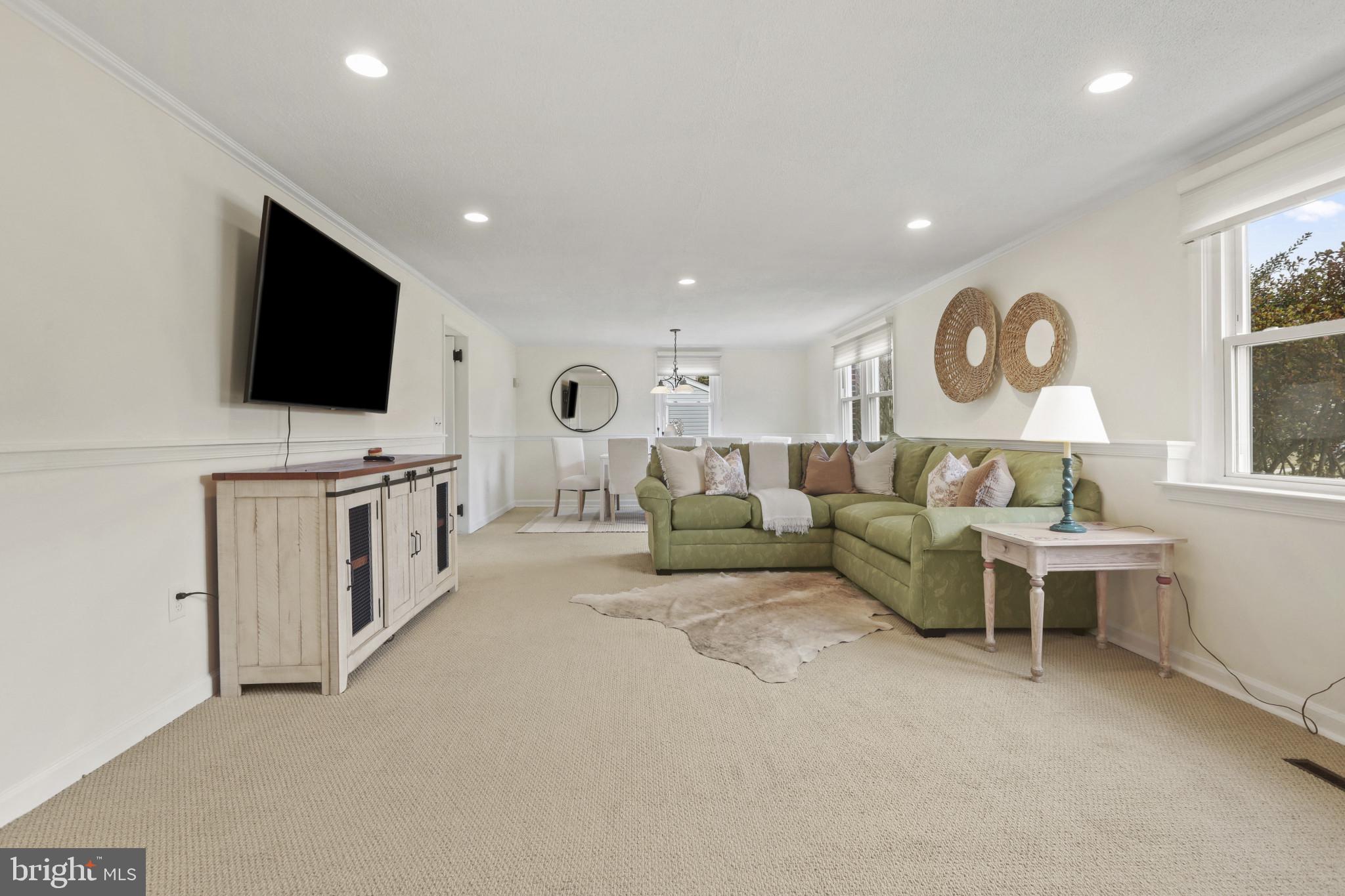 DULANEY MANOR - Residential