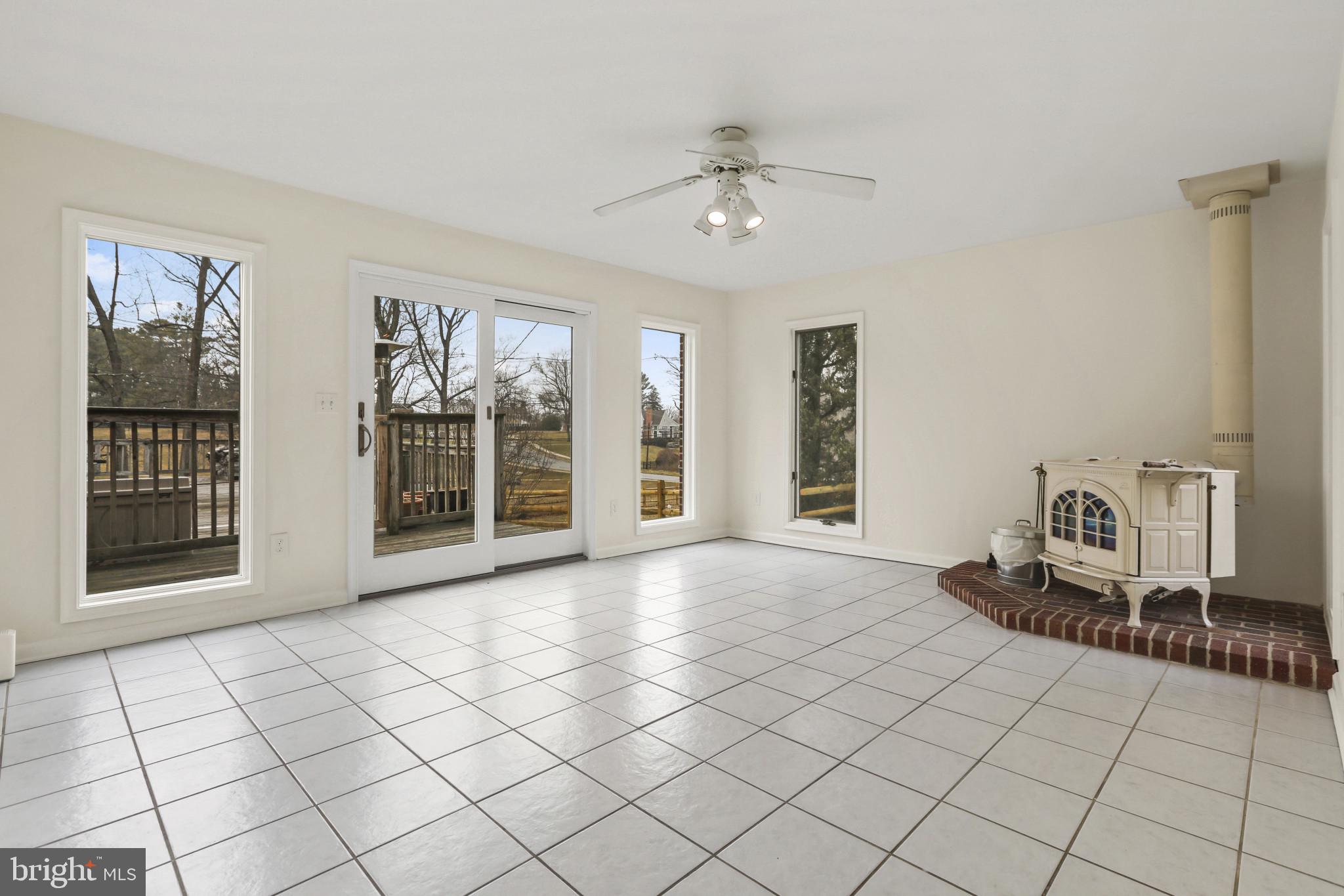 DULANEY MANOR - Residential