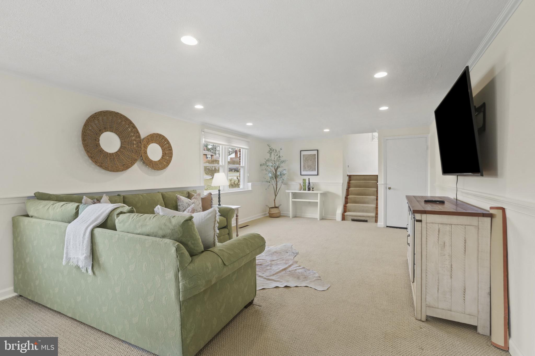 DULANEY MANOR - Residential