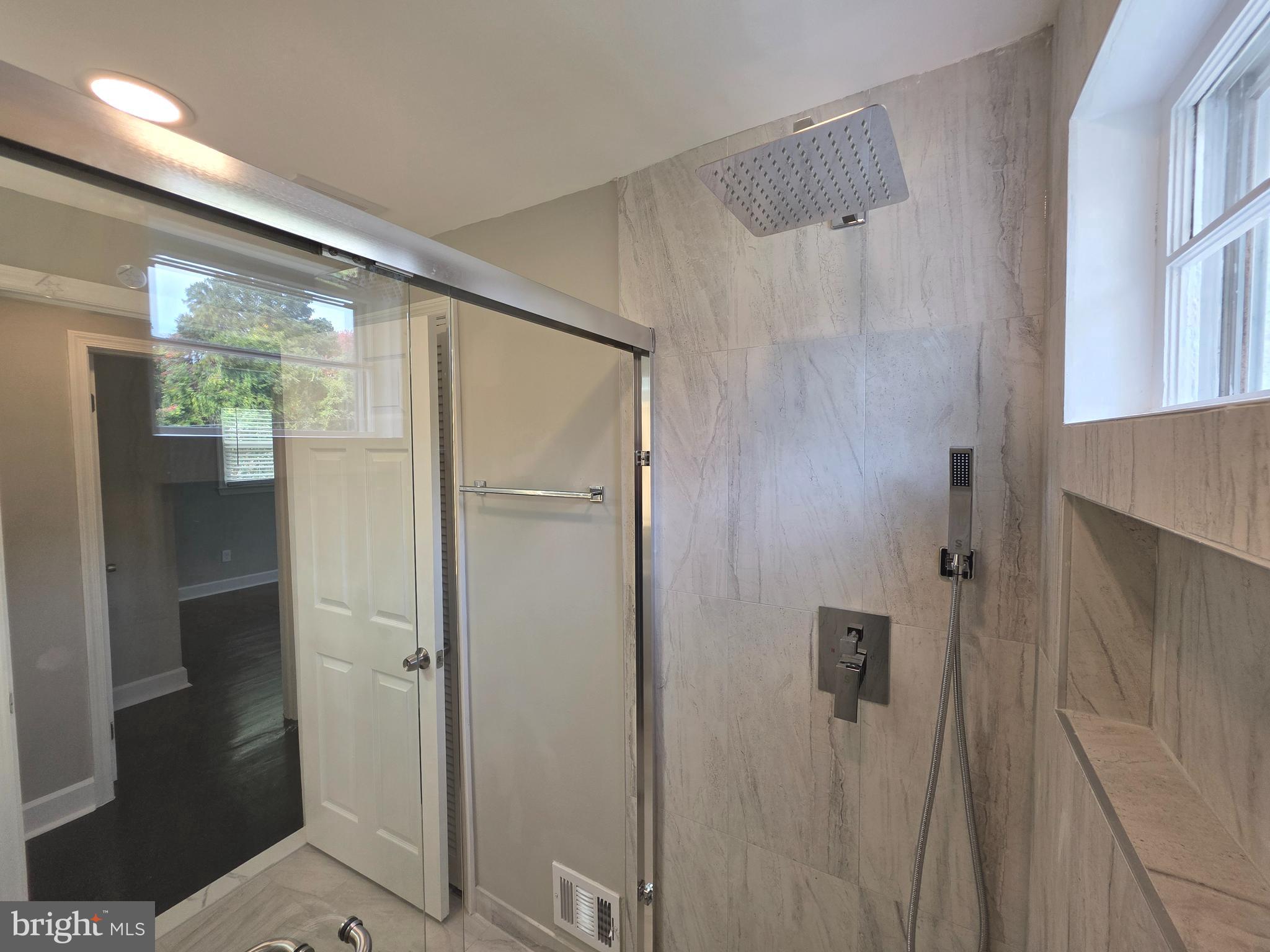 ABBOTT FOREST - Residential